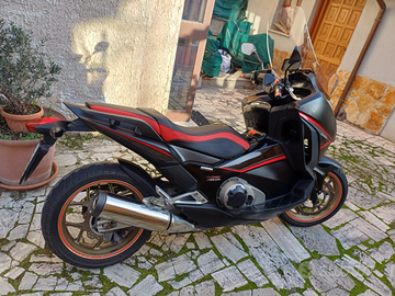 Honda integra 750 sport