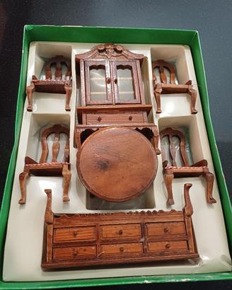 Miniatura mobili in legno da collezione