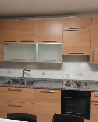 Cucina in piallacciato rovere 