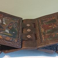 Stupendo leggio da tavolo in legno dipinto a mano