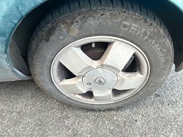 4 ruote anche solo gomme Renault Clio 2 serie