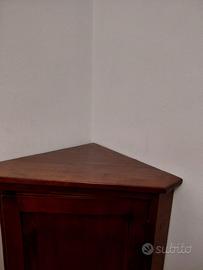 piccola credenza angolare