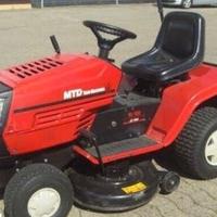 trattorino tagliaerba 