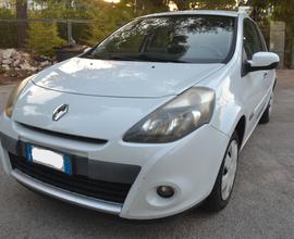 RENAULT CLIO 1.2 Live - 2011