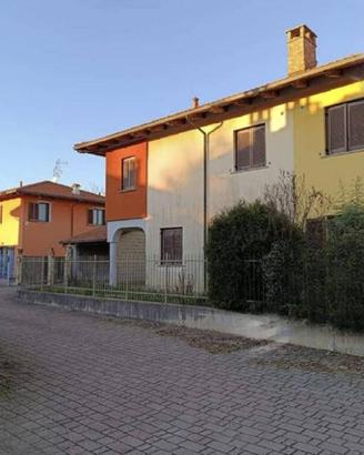 Immobile in asta di 162 m² con 5 locali a Stroppia