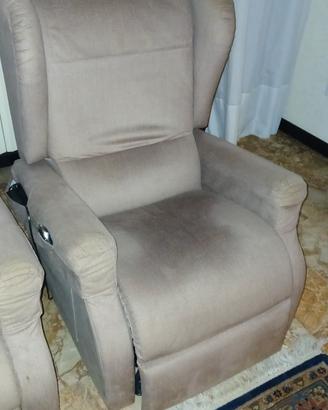 poltrona ad alzata assistita 