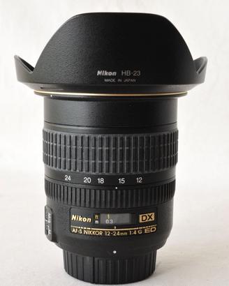 Nikon AF-S 12-24mm f/4G IF-ED DX, Nikon HB-23