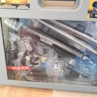 Telescopio e microscopio giocattolo 