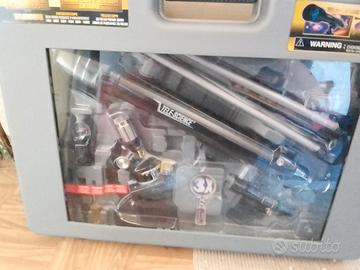 Telescopio e microscopio giocattolo 