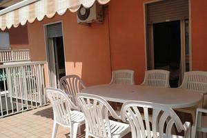 App.to per 8 pers. a 150m dal mare- Aprile e Maggi