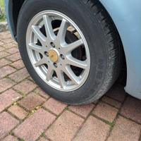 pneumatici con cerchi in lega