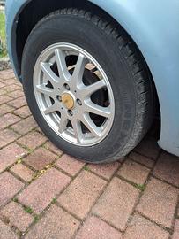 pneumatici con cerchi in lega