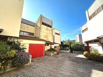 Villetta a schiera in zona residenziale