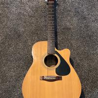 Chitarra acustica elettrificata Yamaha FG-411 CE