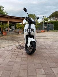 Yamaha Neos elettrico doppia batteria
