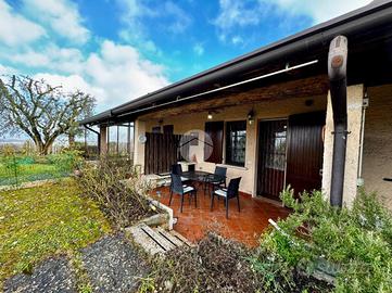 VILLA A SCHIERA CENTRALE A PESCHIERA DEL GARDA