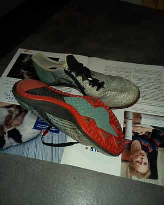 scarpe chiodate atletica Brooks