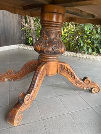 Tavolo in noce antico
