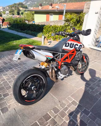 ducati Hypermotard 950