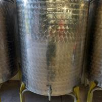 Attrezzatura per vino