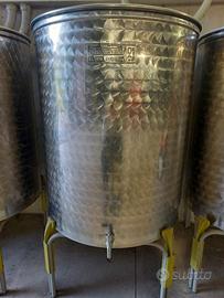 Attrezzatura per vino