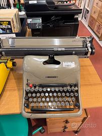 Macchina da scrivere Olivetti Lexikon 80