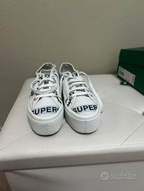 Scarpe superga