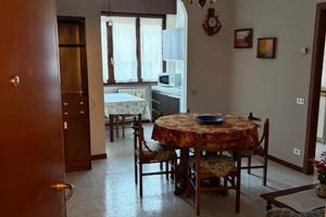 AMPIO bilocale arredato libero da APRILE