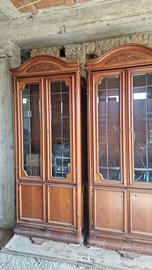 Coppia Vetrine classiche in legno con ante a vetro