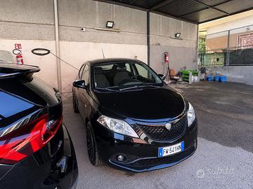 Lancia Ypsilon 1.2 69 CV 5 porte S&S Gold