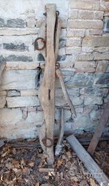 Antico giogo per i buoi