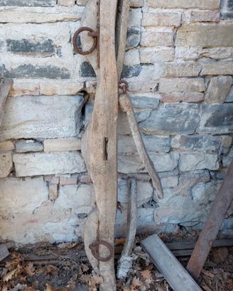 Antico giogo per i buoi