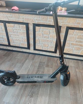 monopattino elettrico ducati pro 2 plus 