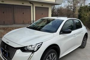 Peugeot e-208 full electric