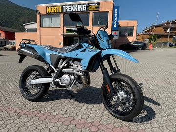 Suzuki DR-Z4S SM