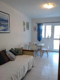 BILOCALE CON POSTO AUTO 20 m dal mare