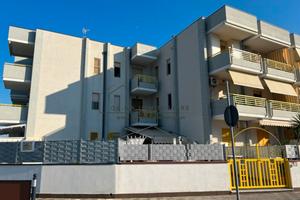 Appartamento via D'Uva angolo via Vanoni rif. 0234