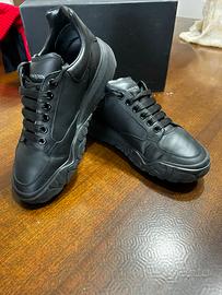 Alexander McQueen 40