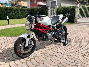 Ducati Monster 796+ ABS