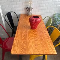 Tavolo completo di sedie