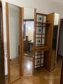 Mobile da ingresso con ante a specchi