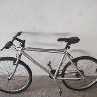 biciclette Mountain bike e da corsa 
