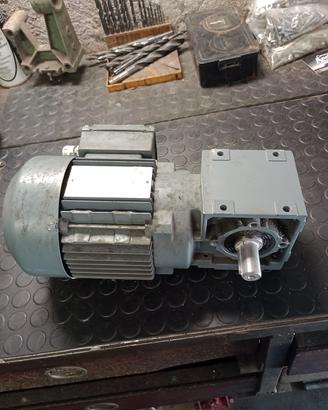 motoriduttore 380v