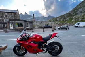 Panigale v4s
