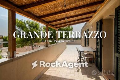 Attico / Mansarda di 90 m² con 3 locali a Fano