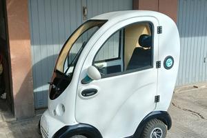 Scooter cabinato per anziani mod Shuttle 