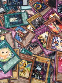 Lotto di 59 carte Yu-Gi-Oh