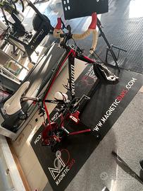 bici specialized tarmac E/O rulli magnetic days