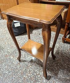 Tavolino in legno stile classico con ripiano
