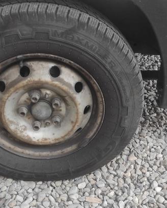 Gomme ducato boxer 215 70 15  c 109 107